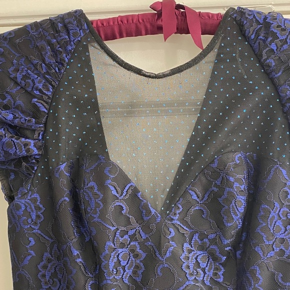 Vintage 1980’s Midnight Blue Lace Gown - Picture 4 of 10